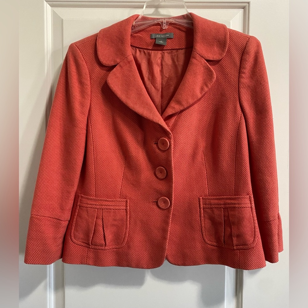 Used Ann Taylor size 10 salmon lined suit jacket